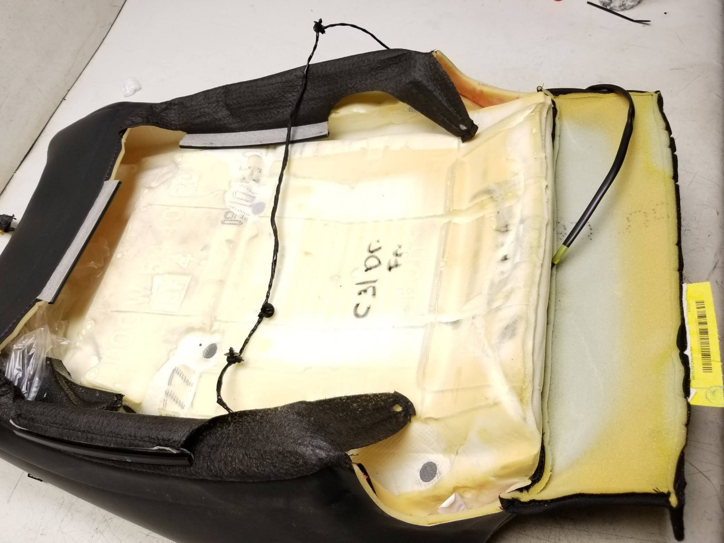 2011 - 2013 Jeep Grand Cherokee Front Upper Seat Cushion Driver Side Left OEM