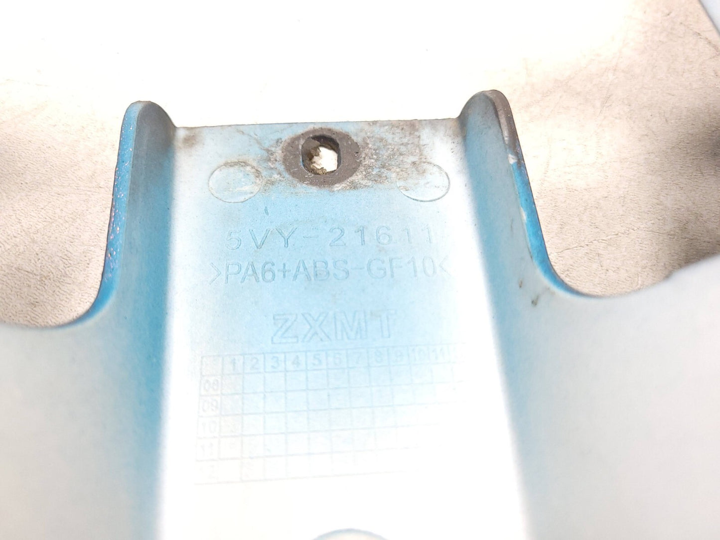 2004 - 2006 Yamaha Yzfr1 R1 Lower Rear Tail Fairing Cover Panel 5vy-21611 OEM