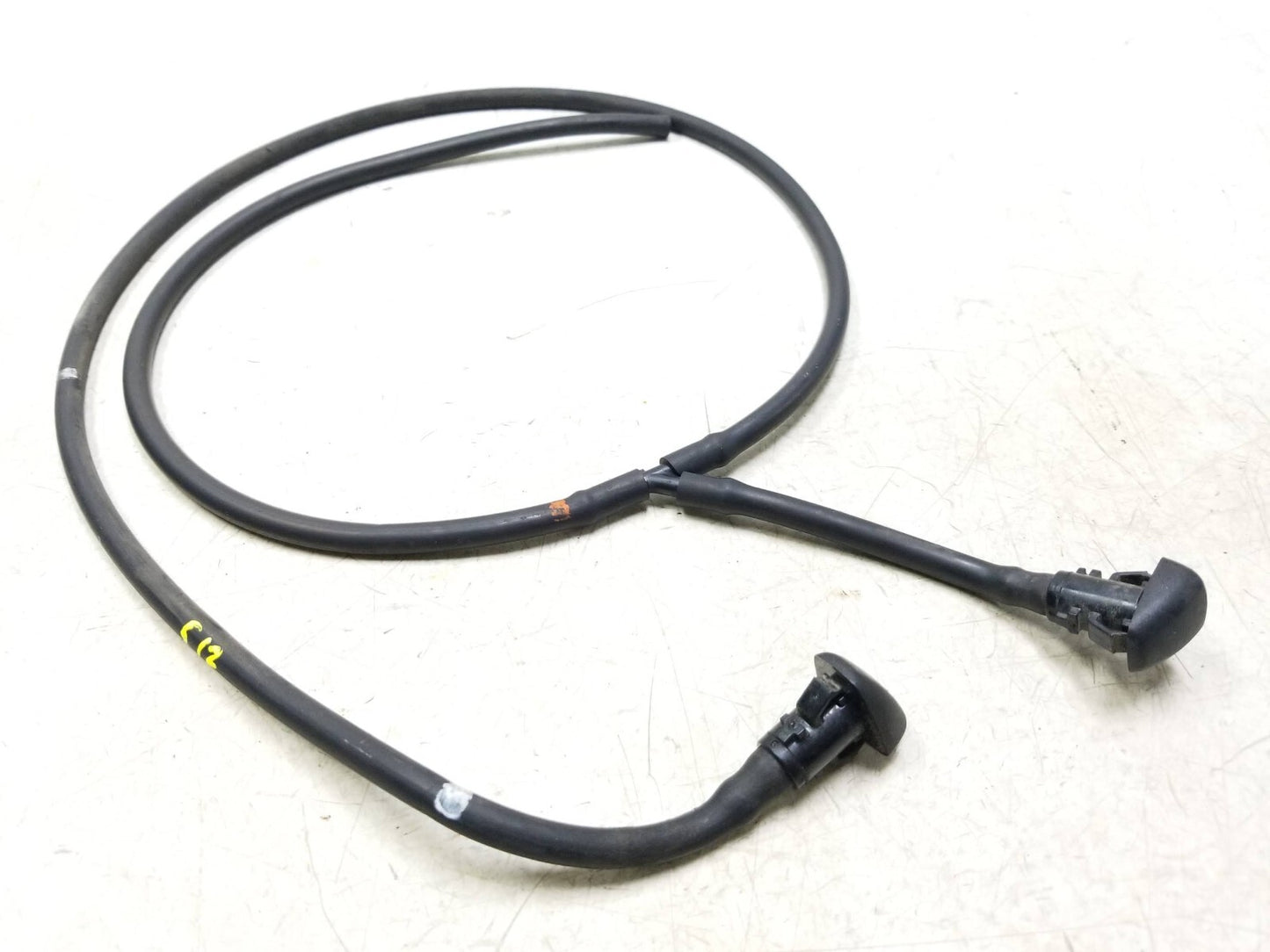 2011 - 2016 Kia Sportage Windshield Washer Sprayer Nozzle 2pcs OEM