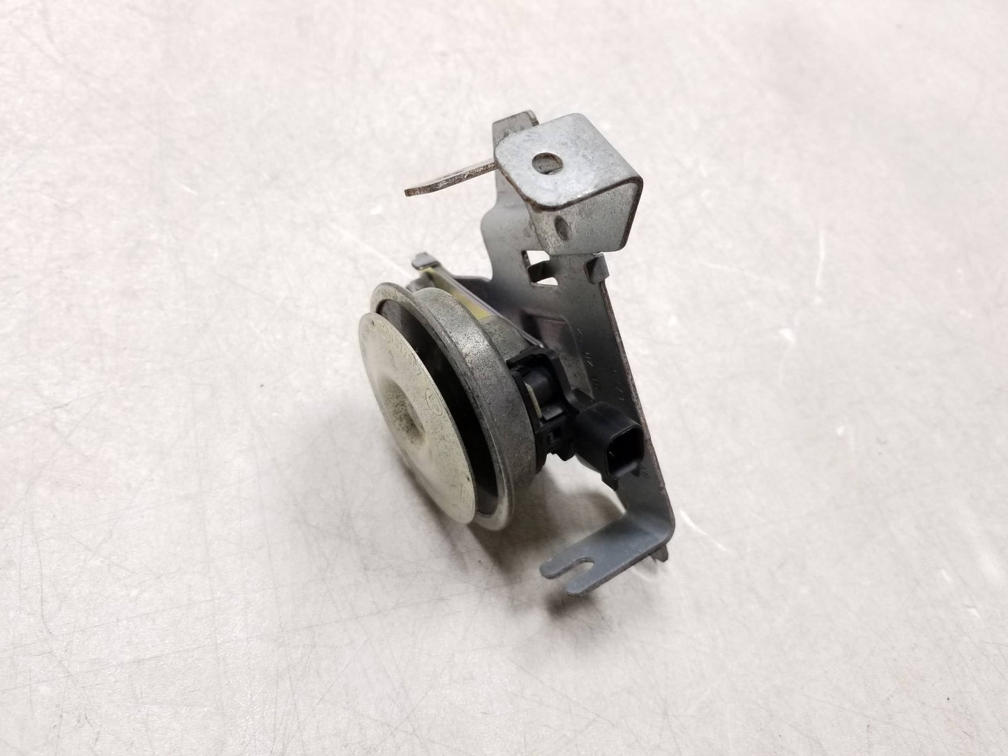 2017 Jaguar Xe Anti-theft Alarm Siren Horn Signal OEM T2h1324