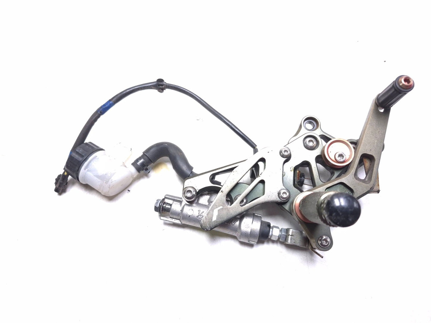 2016 Yamaha Yzf R3 Right Footrest W/ Rear Brake Cylinder W/ Pedal Assy OEM