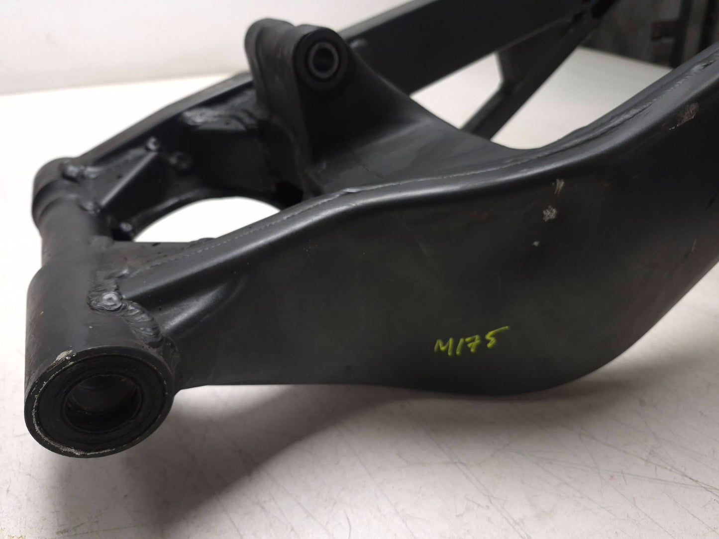 2005 Kawasaki Ninja Zx10r Rear Swingarm OEM