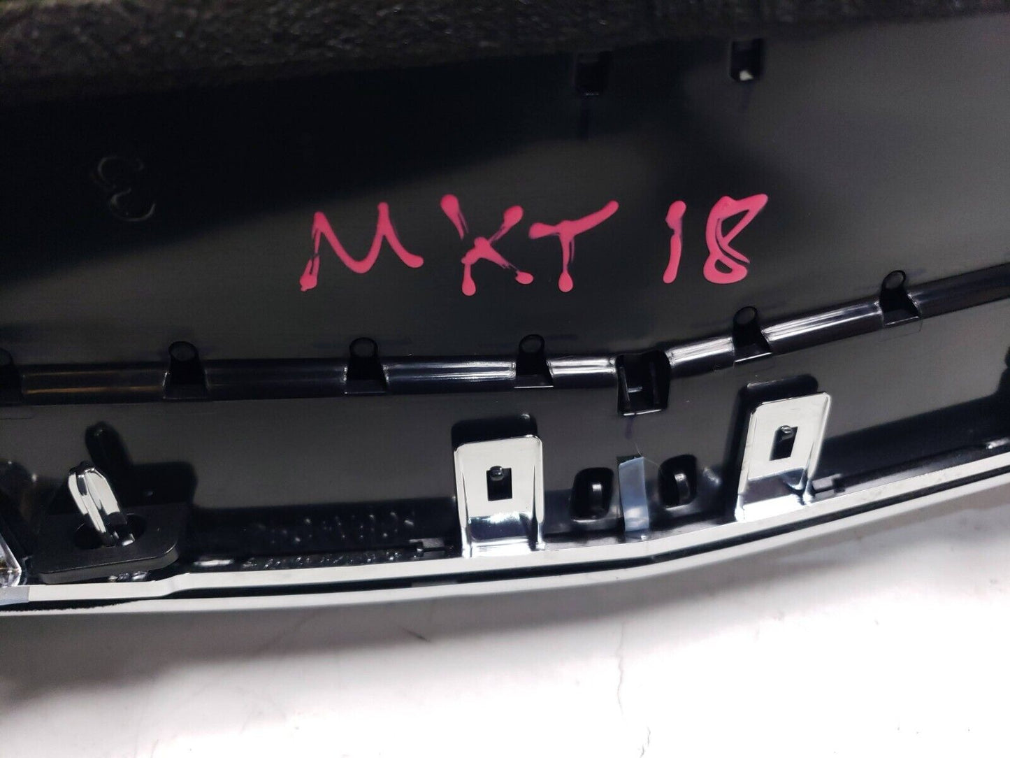 2010-2019 Lincoln MKT Radio Display Center Dash Trim Bezel W/ Air Vents OEM