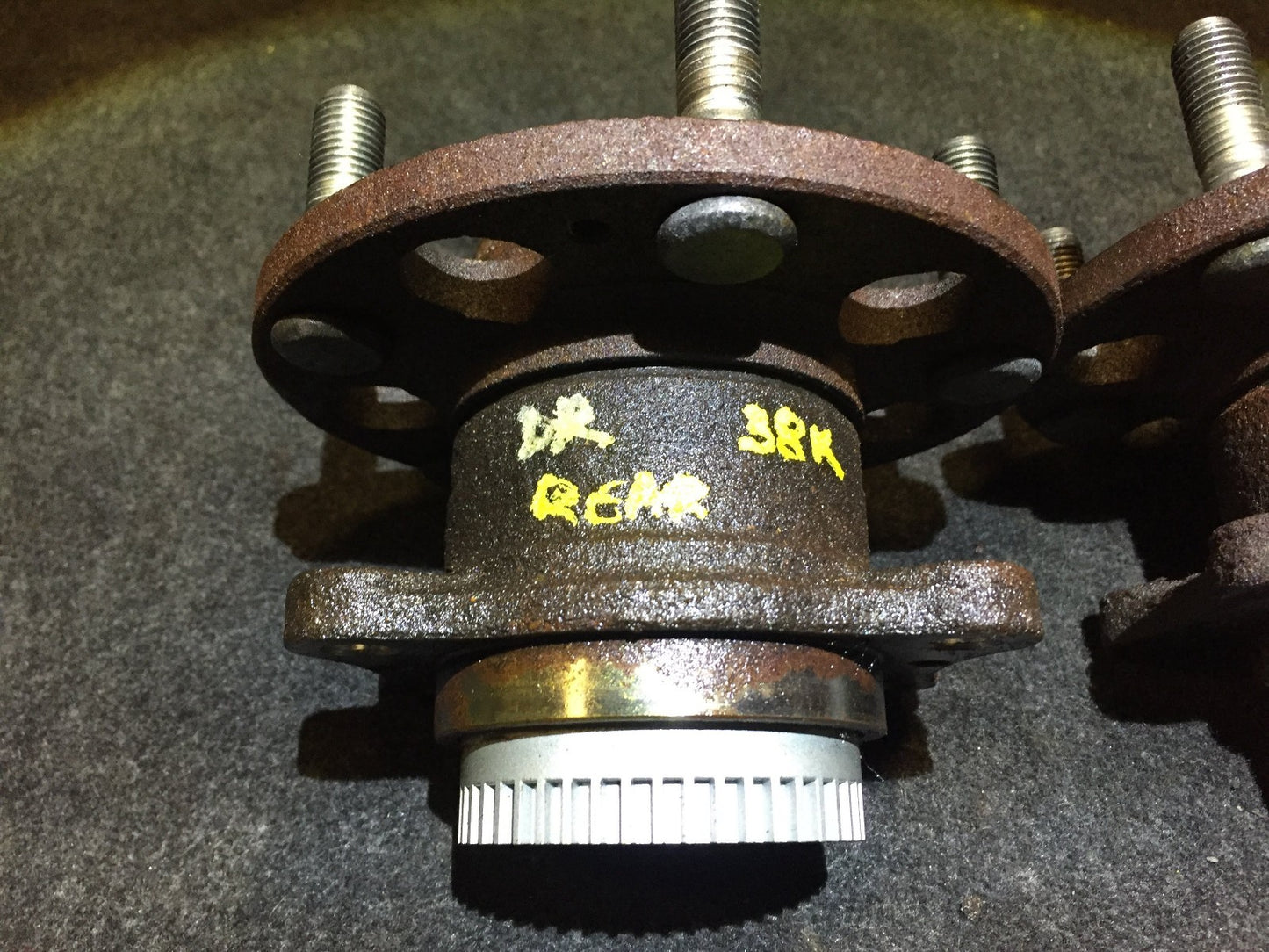 14 15 16 Kia Forte Rear Wheel Bearing & Hub 52710-3x000 2pcs OEM 38k