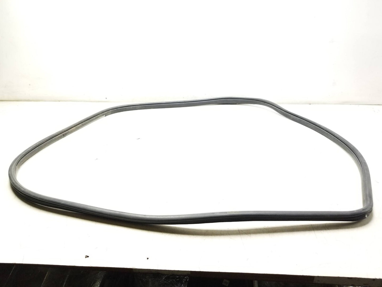 2011 - 2013 Kia Sportage Door Weatherstrip Seal Front Driver Side Left 2pcs OEM