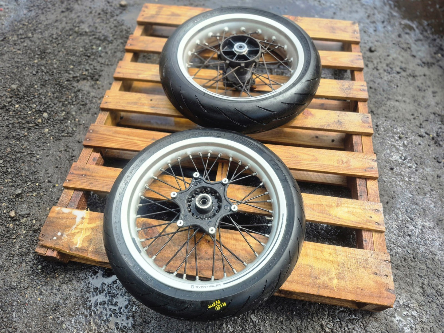 2018 Husqvarna Svartpilen 401 Wheel Rim W/tire Front & Rear Pair OEM
