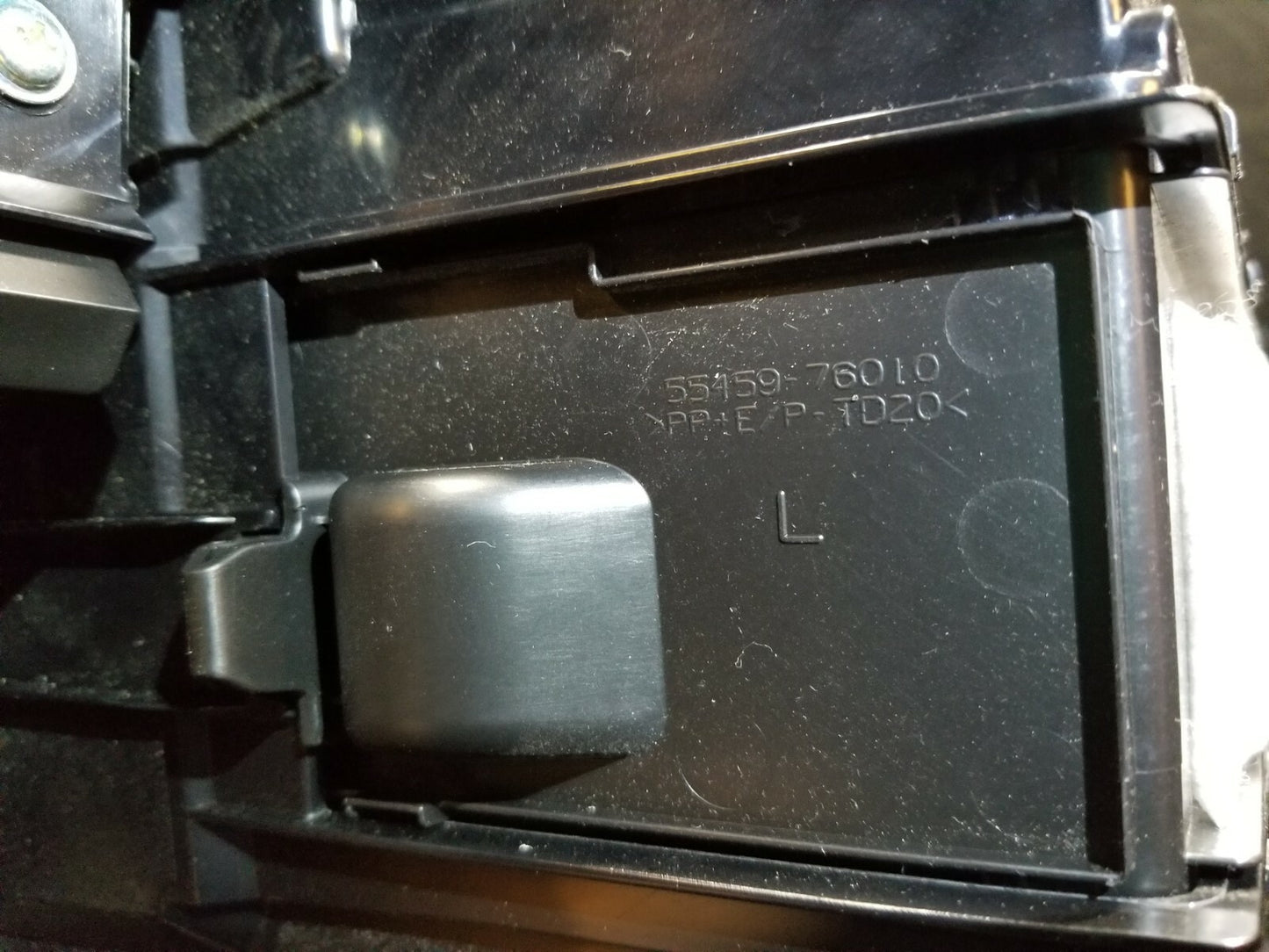 11 12 13 14 15 Lexus CT200h Glove Box 55550-76011 OEM