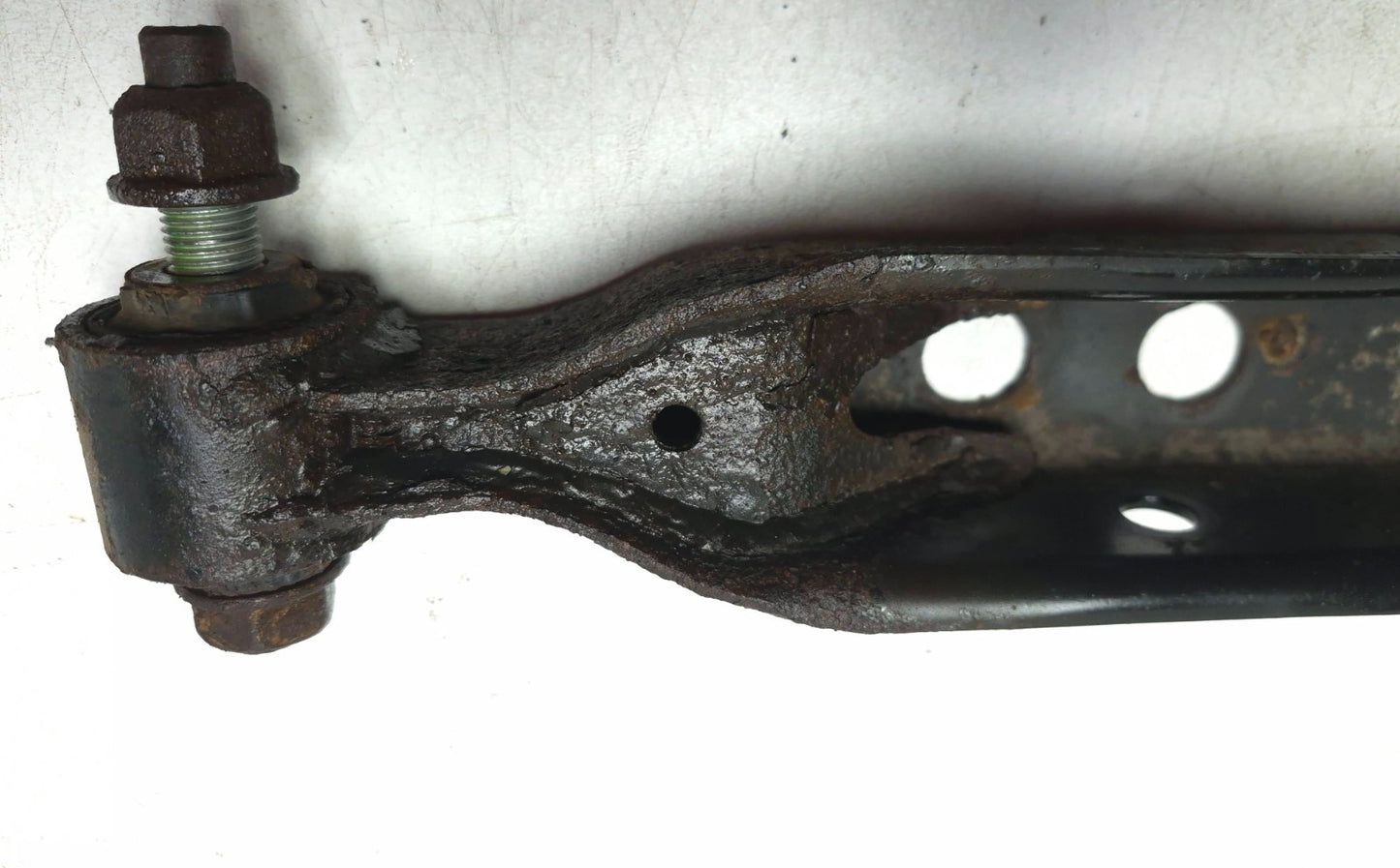 2015 Nissan Juke Rear Lower Control Arm Left & Right W/ Upper Control Arm OEM