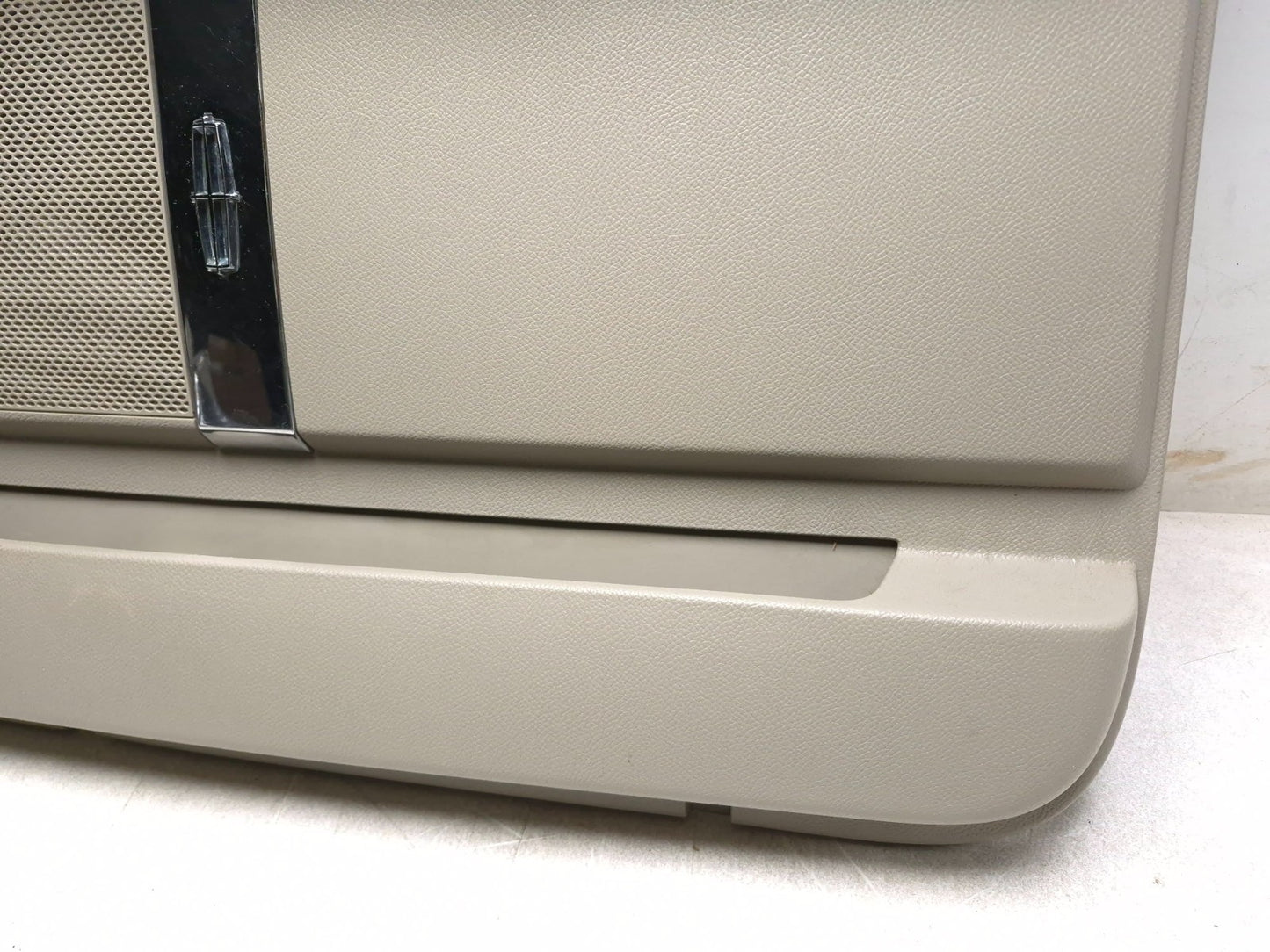 2008 Lincoln Navigator Front Door Panel Trim Passenger Side Right OEM
