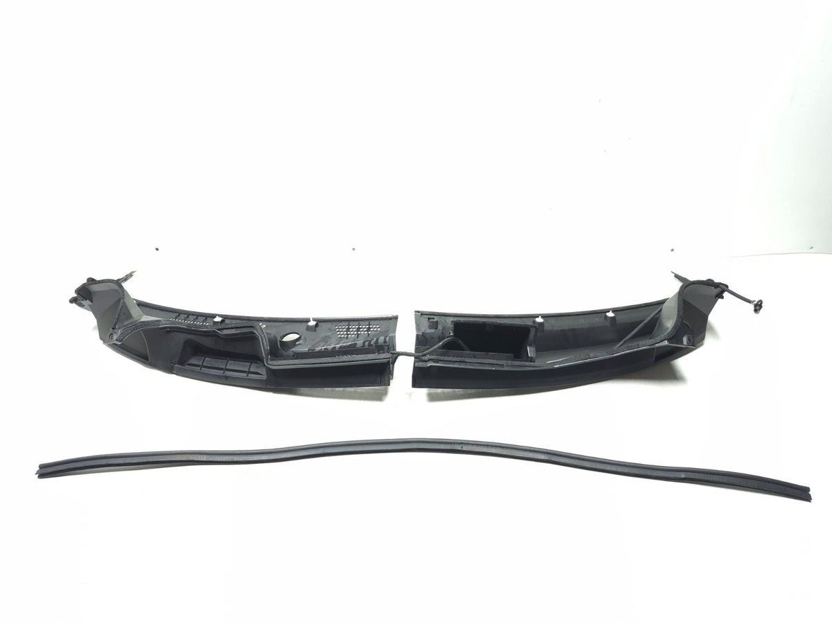 2007 Honda Fit Windshield Wiper Cowl Trim W/seal 3 Pcs 74220-sln-a00 OEM