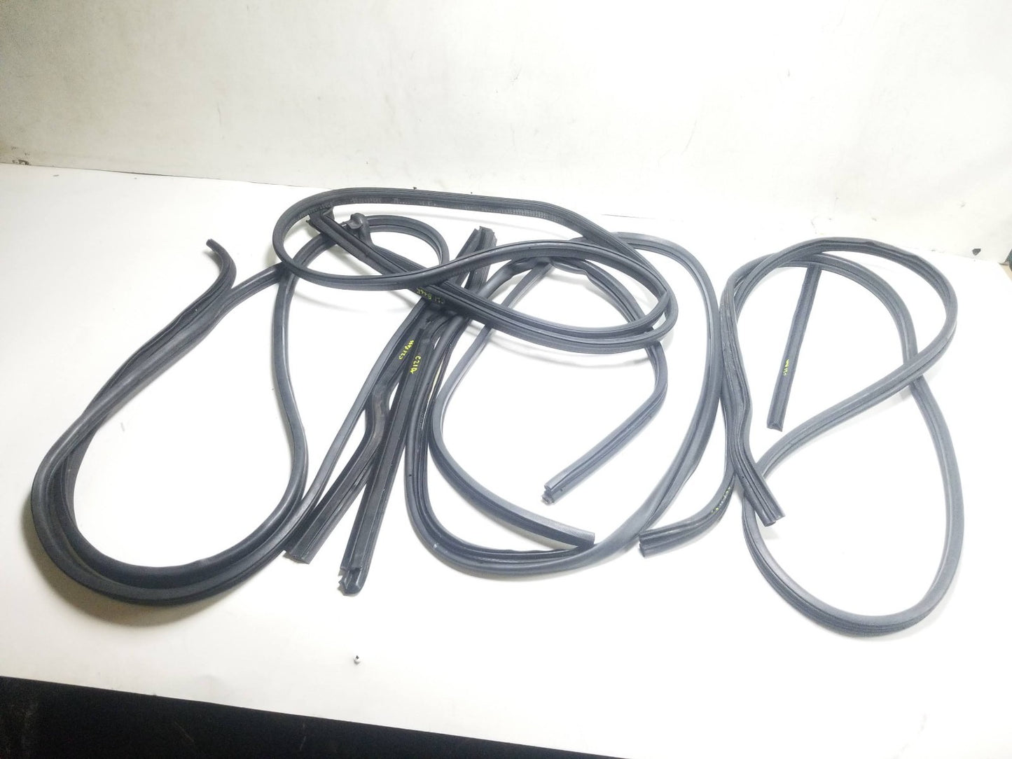 10 - 13 Ford Transit Connect Door Weatherstrip Front Left & Right OEM