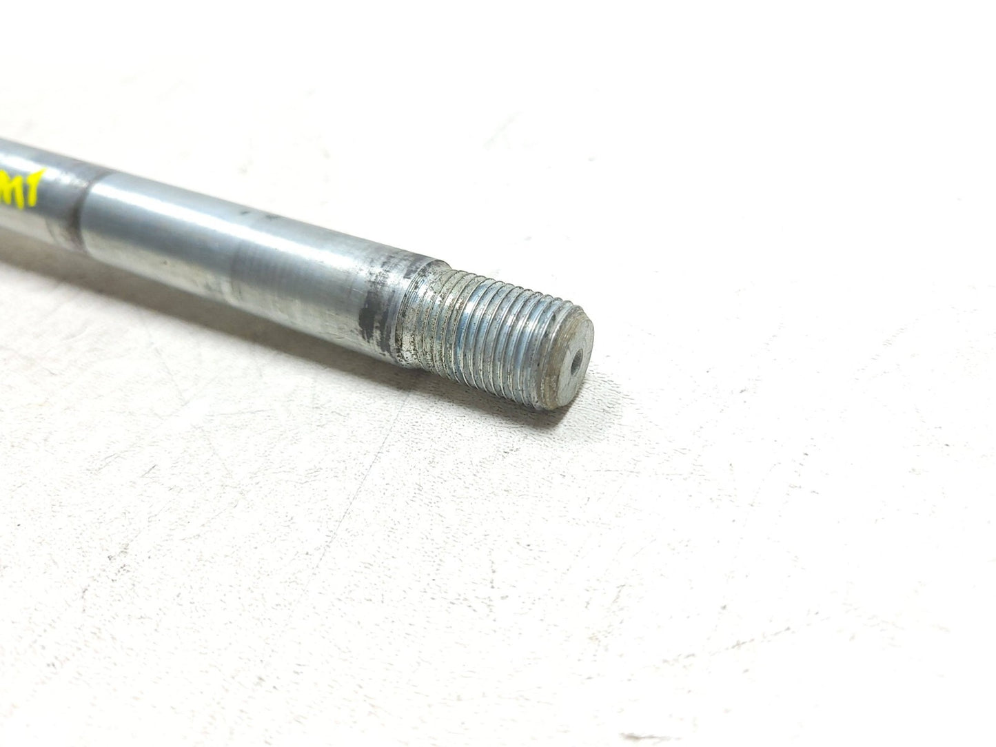 2006 - 2009 Suzuki Boulevard C50 Vl800 Front Wheel Axle OEM