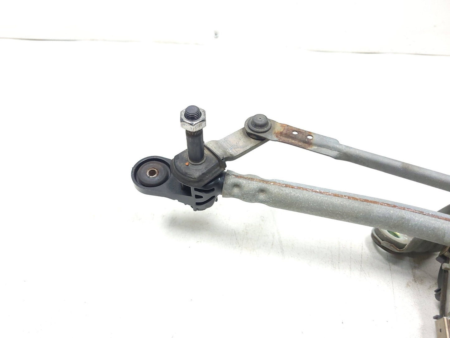 2018 Alfa Romeo Stelvio Windshield Wiper Motor W/ Linkage OEM