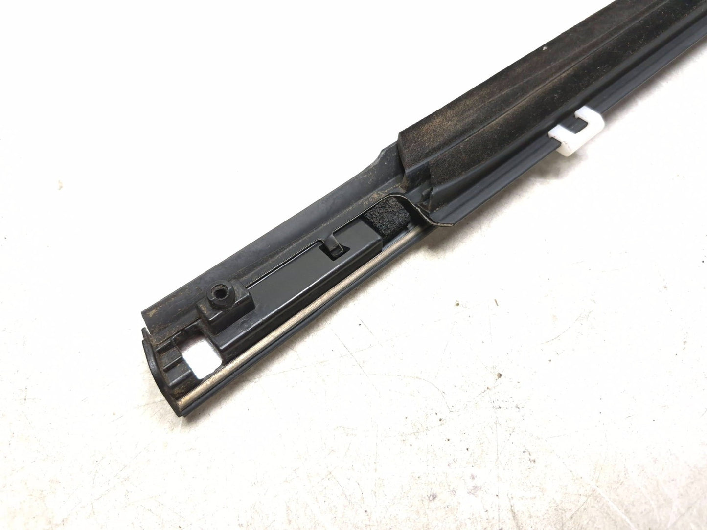 2017 Hyundai Sonata Rear Door Window Belt Molding Passenger Side Right OEM