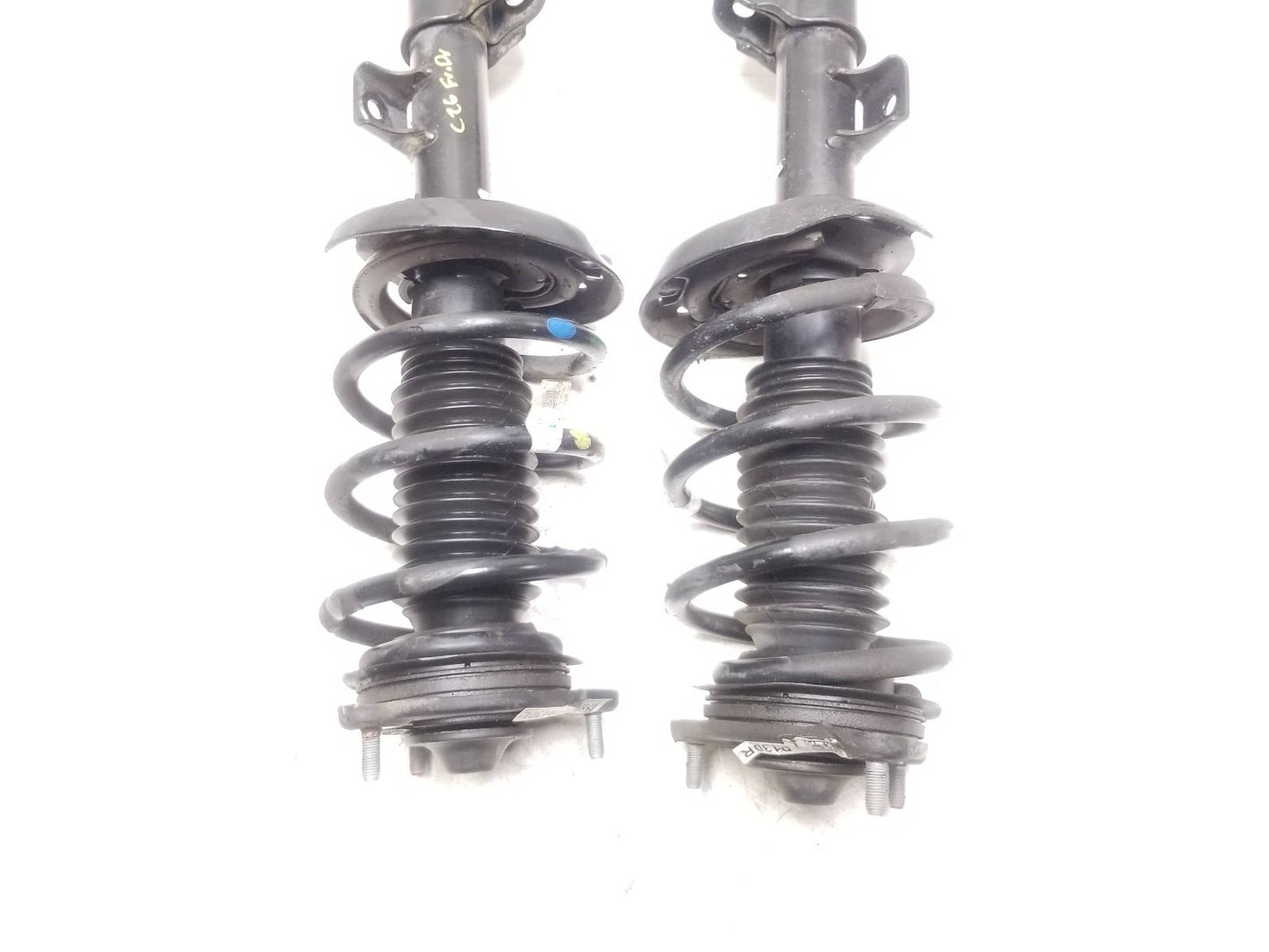 2014 - 2019 Kia Soul Front Shock Strut Absorber With Spring Pair OEM