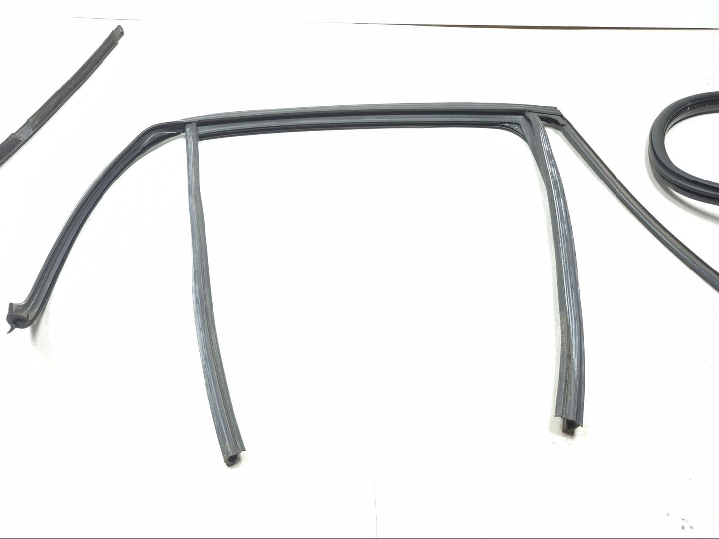 2013 BMW 328i F30 Rear Door Weatherstrip Seal Right Passenger Side Set OEM