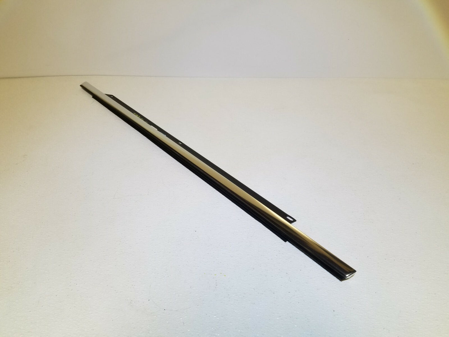 2015 Audi Q7 Rear Door Window Belt Molding Right Passenger Side OEM