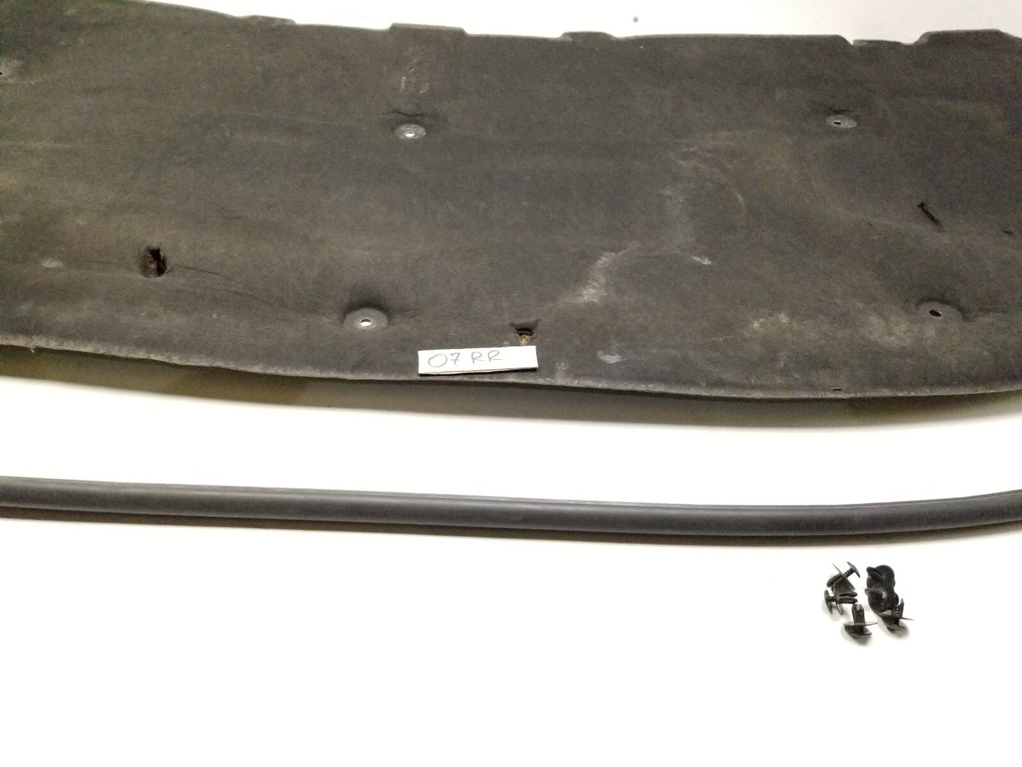 2007 Range Rover Hood Insulation Pad W/ Seal OEM