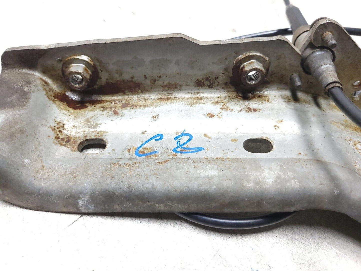 14-19 Chevrolet Silverado 1500 Front Right Rearward Fender Brace W/ Antenna OEM