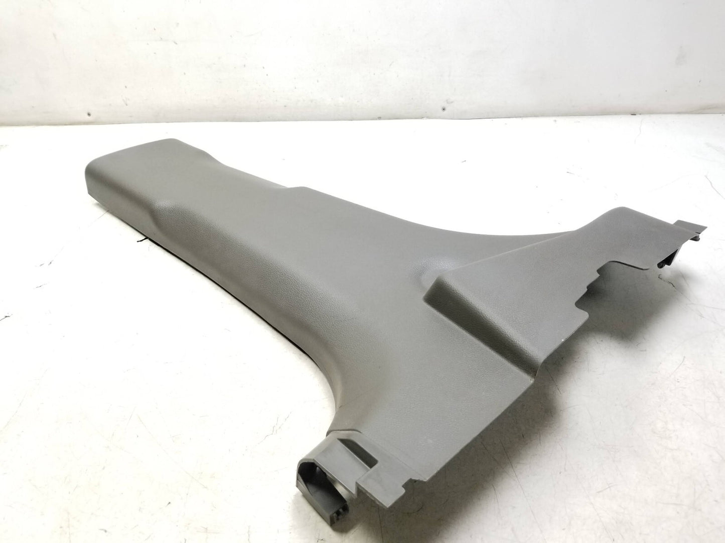 2011 - 2013 Kia Sportage B Pillar Trim Cover Lower Driver Side Left OEM