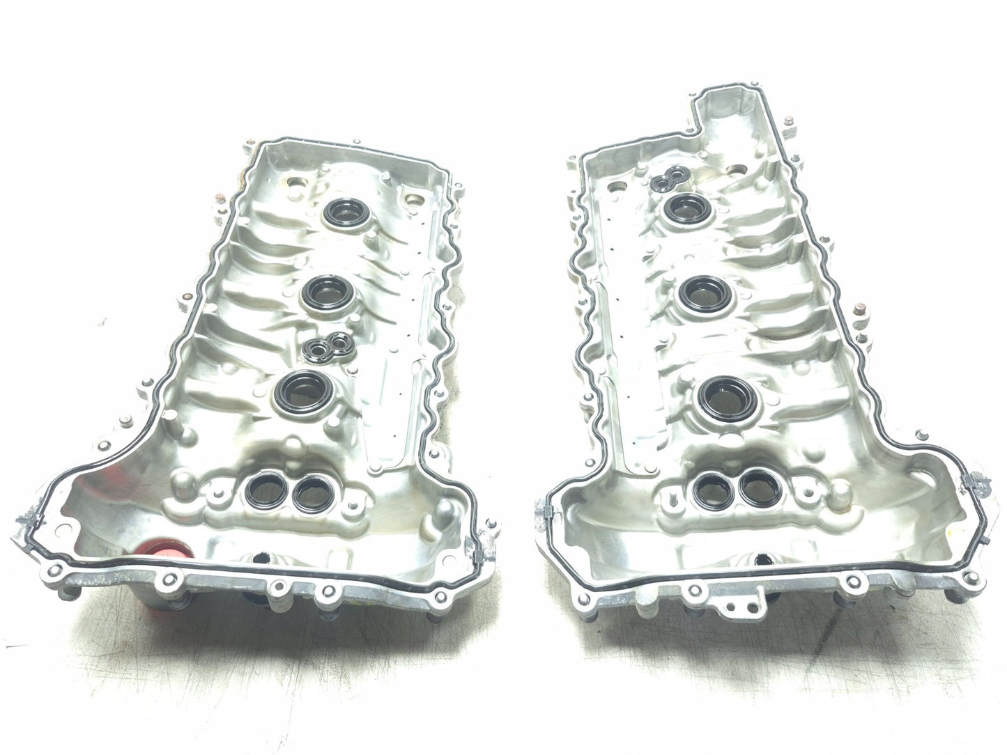 2017 Cadillac Xt5 Valve Cover Left & Right 3.6l OEM