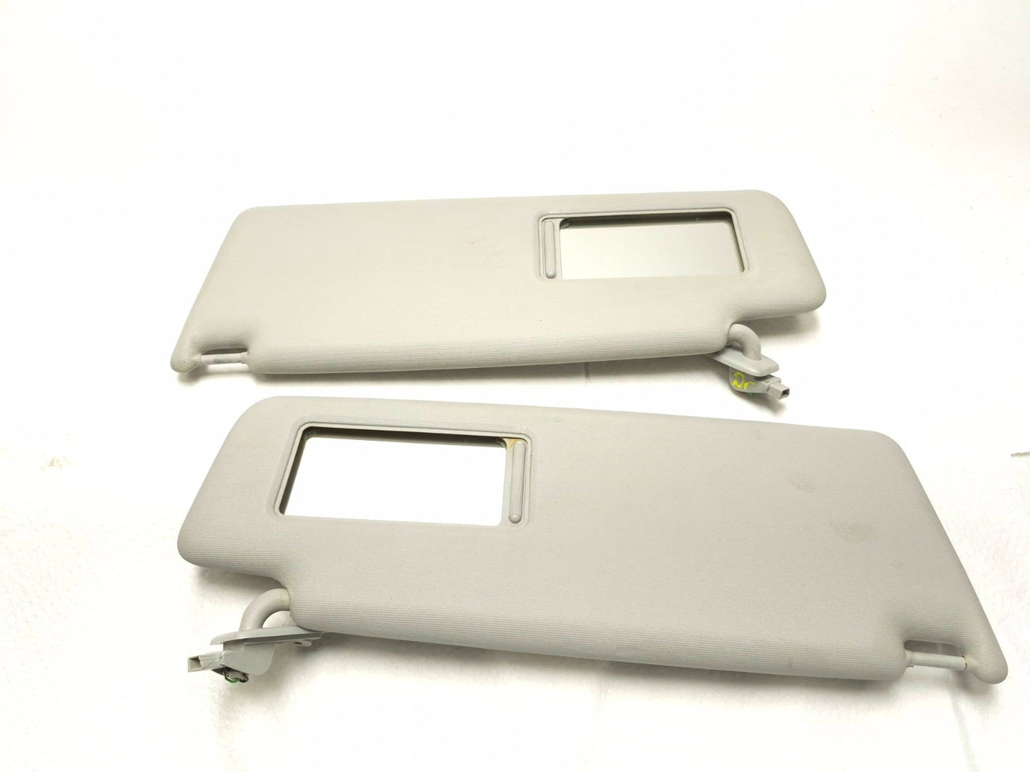 2011 Volkswagen Tiguan Sun Visor Pair OEM