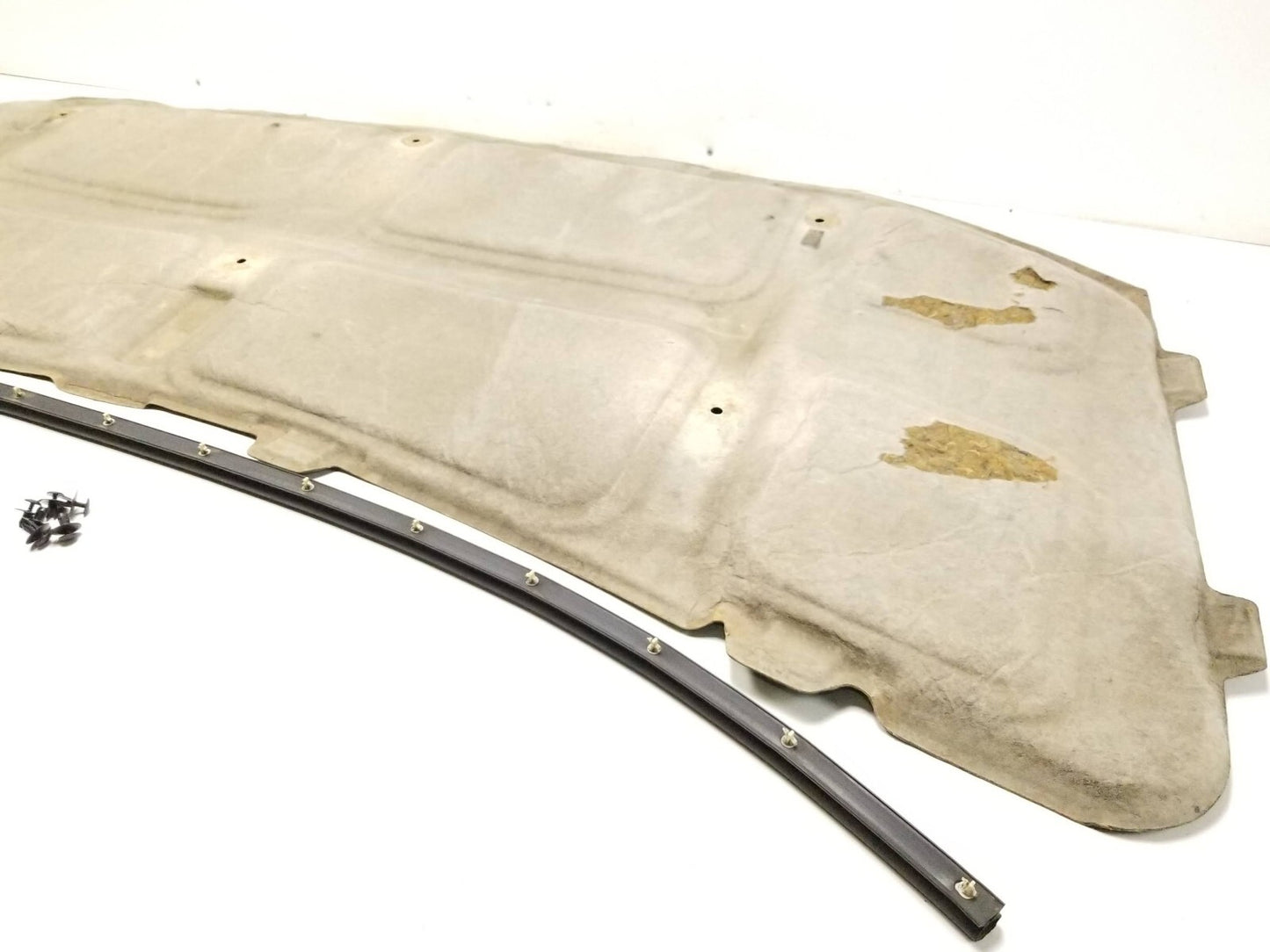 2007 Range Rover Hood Insulation Pad W/ Seal OEM