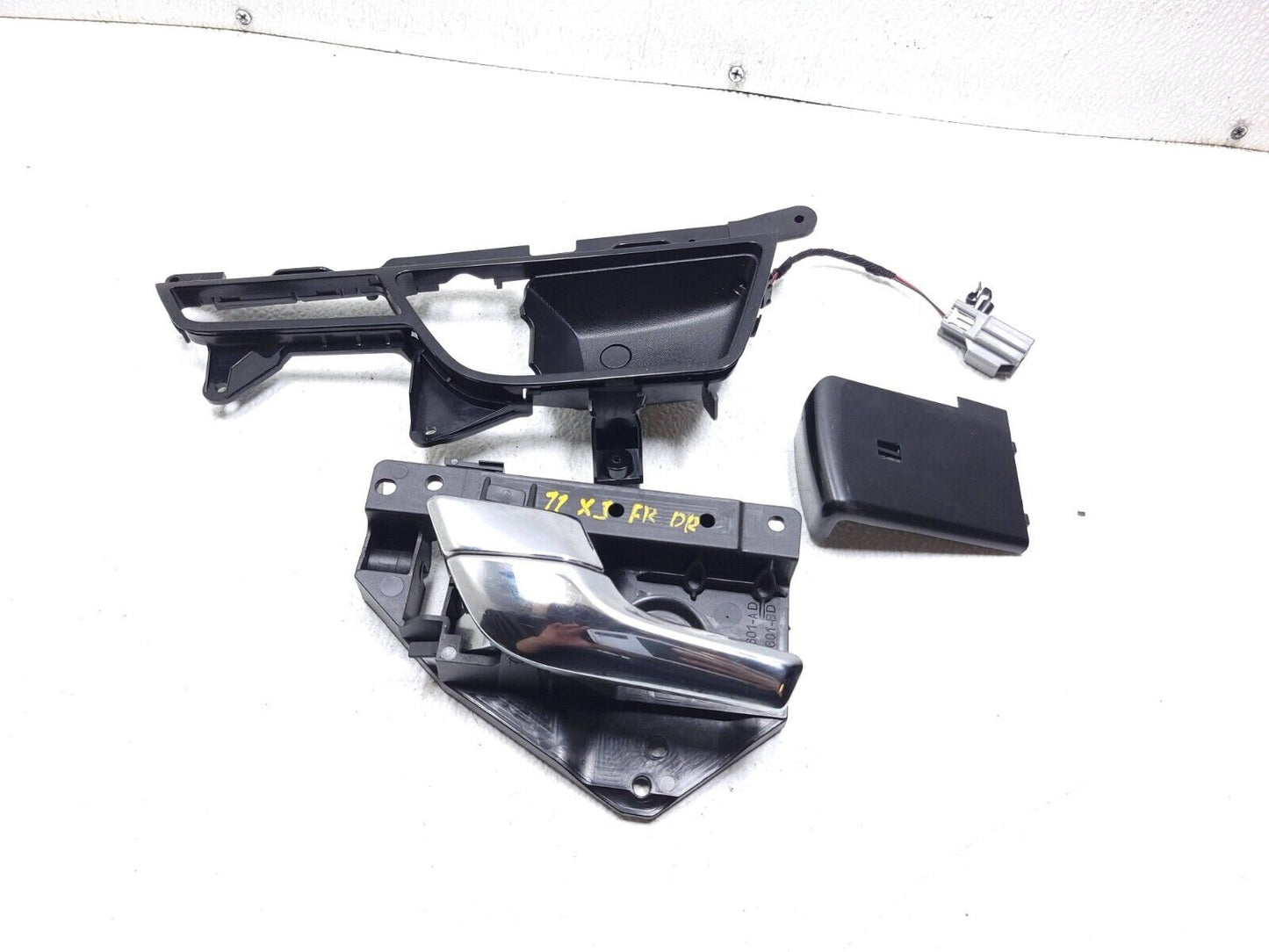 10 11 12 13 Jaguar XJ Front Driver Door Interior Handle W/ Trim OEM