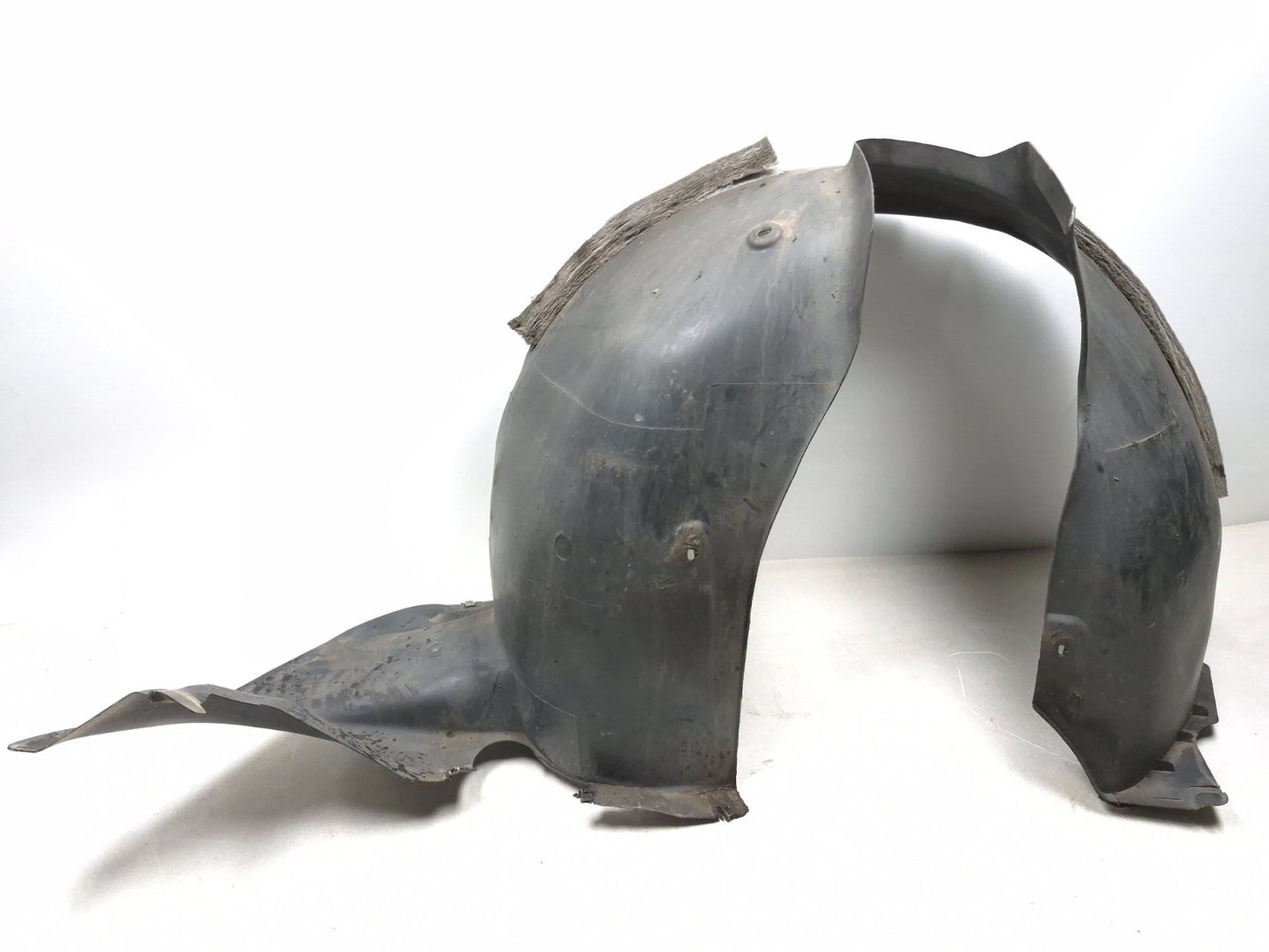 2011 Volkswagen Tiguan Front Left & Right Fender Liner Wheel Splash Shield OEM