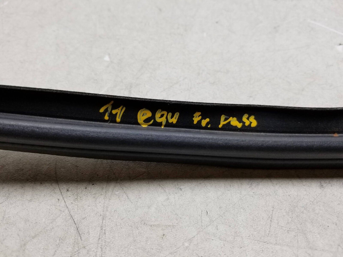 10-17 Chevrolet Equinox Interior Door Glass Seal Sweep Passenger Side 2pcs OEM