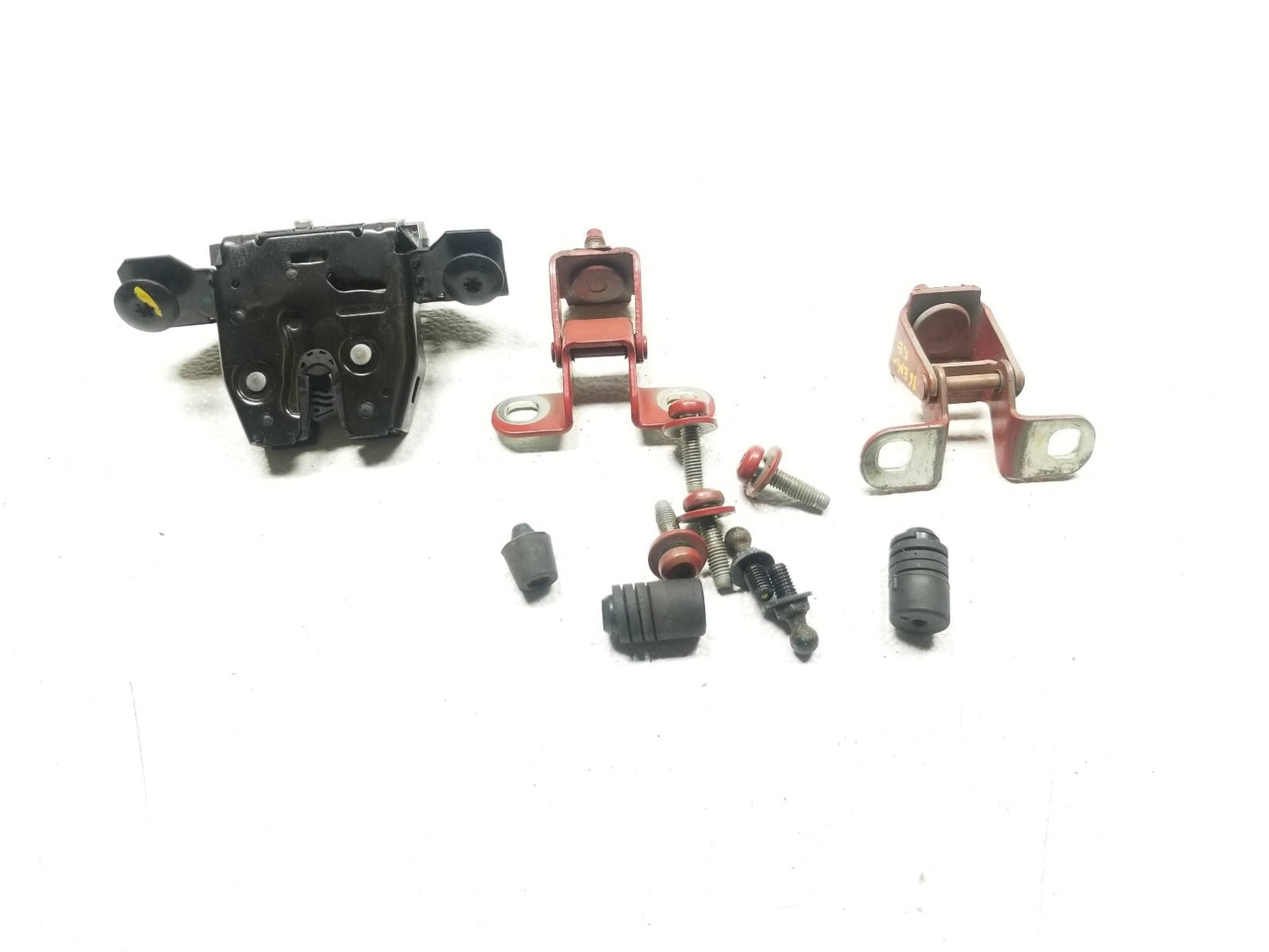 2016 Buick Encore Rear Trunk Liftgate Lock Latch W/ Hinge 2pcs OEM