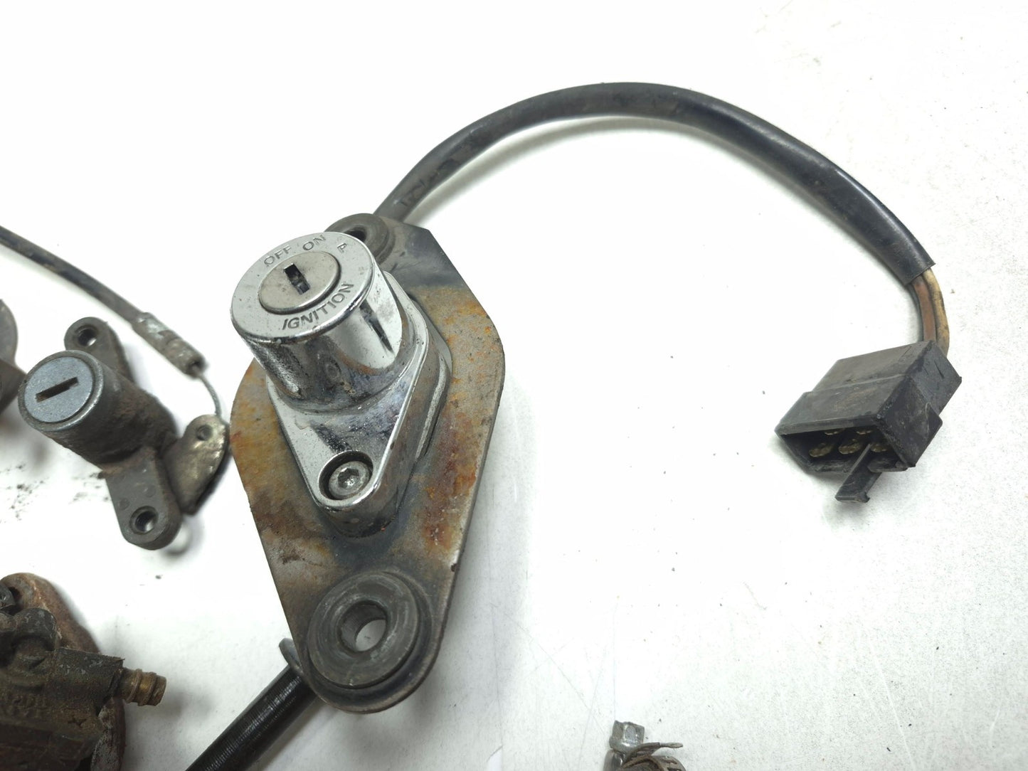 1991 Kawasaki Vulcan 500 En500 Misc Bolt & Hardware Bracket OEM