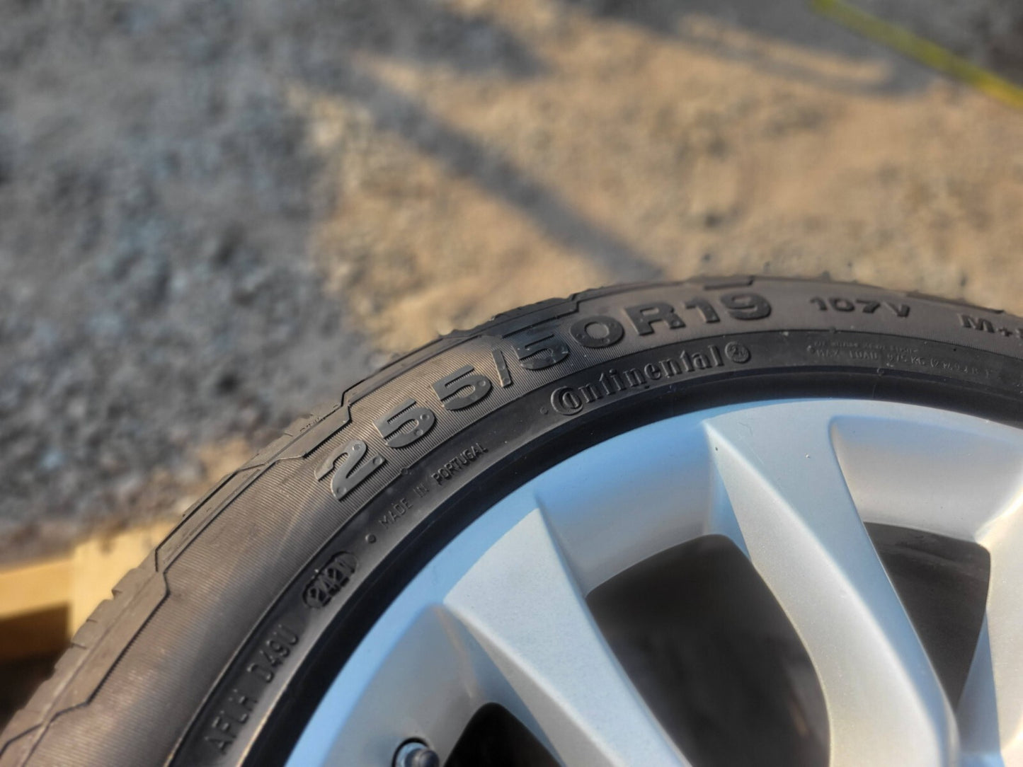 2014 BMW X5 F15 Wheel Rim 19x9j & Tire 255/50r19 Continental. 2 Wheels