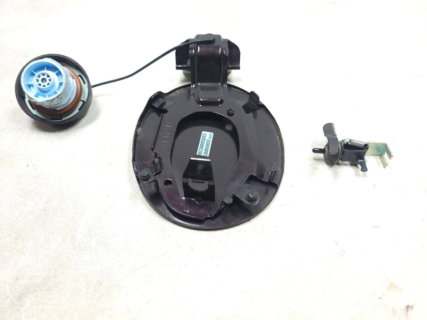 2007 - 2012 Mazda Cx-7 Fuel Gas Filler Door Lid W/ Cap OEM