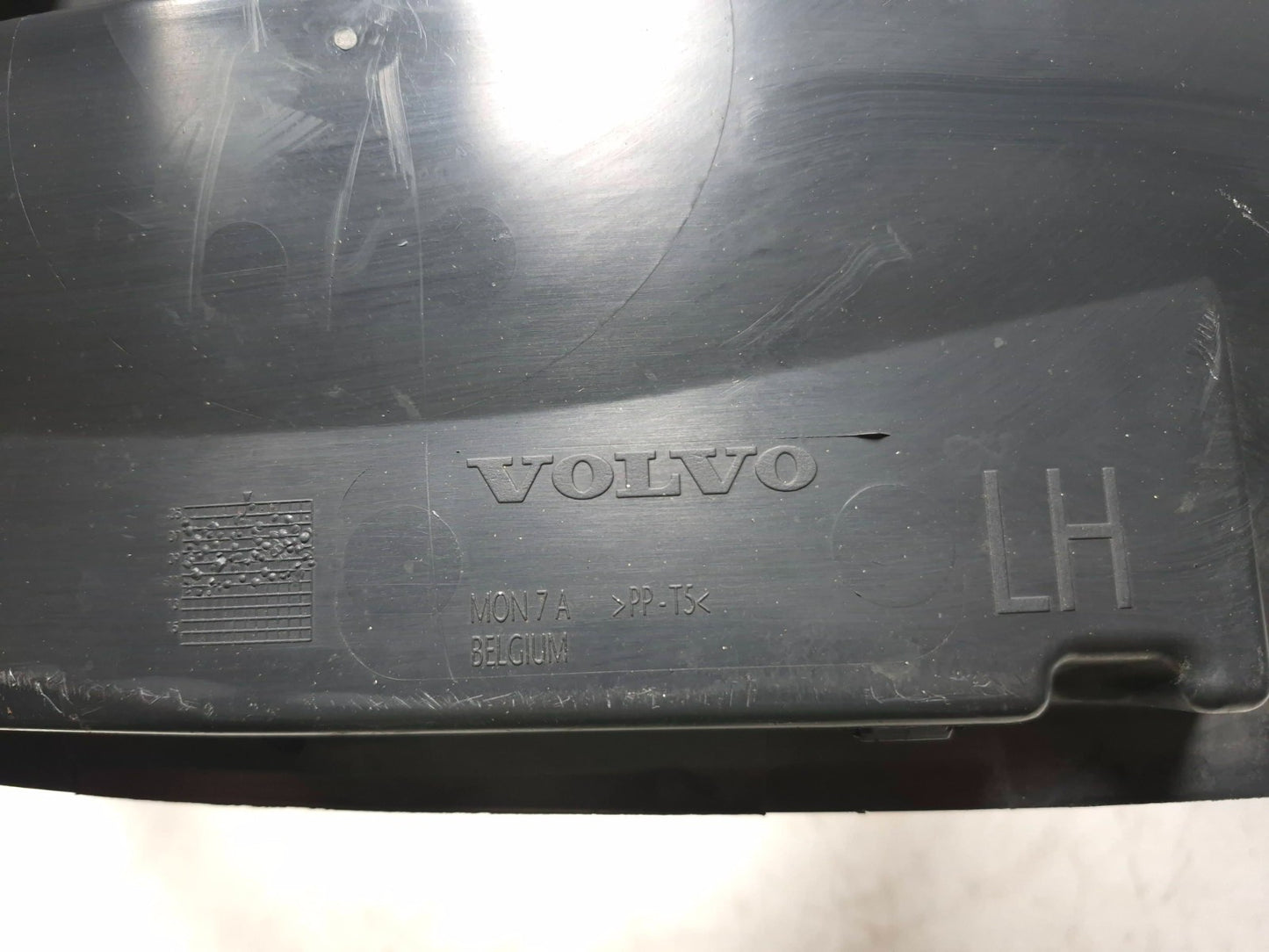 2012 Volvo C30 Front Fender Liner Splash Shield Left & Right OEM