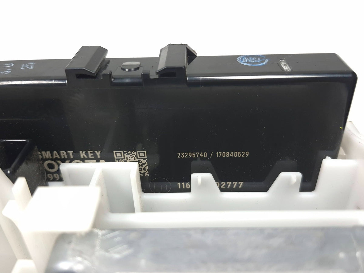 2017 Toyota Highlander Smart Key & Driver Assist Control Module W/ Holder OEM