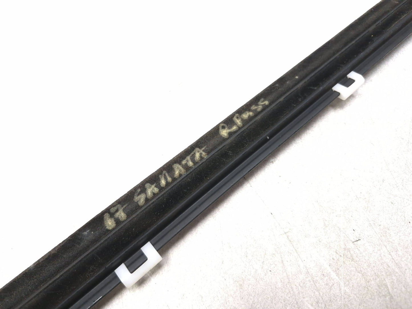 2017 Hyundai Sonata Rear Door Window Belt Molding Passenger Side Right OEM