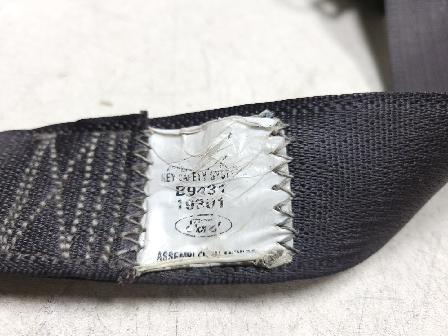09-10 Lincoln MKT Front Seat Belt Driver Side Left OEM