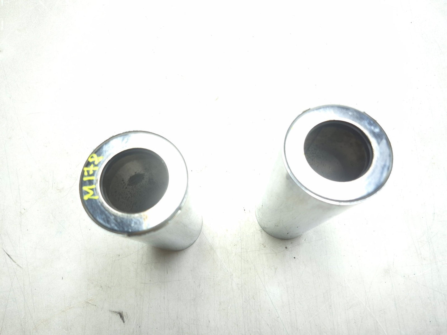 2001 Kawasaki Vulcan 1500 Vn1500 Classic Front Fork Lower Cover Pair OEM