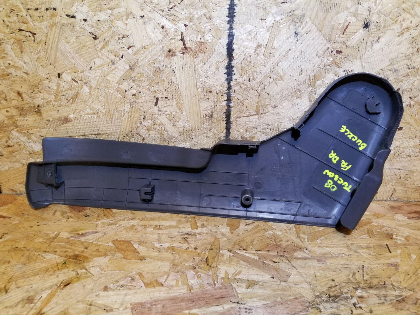 07 08 09 Hyundai Tucson Front Left Driver Seat Cushion Shield Cover Trim OEM 89k