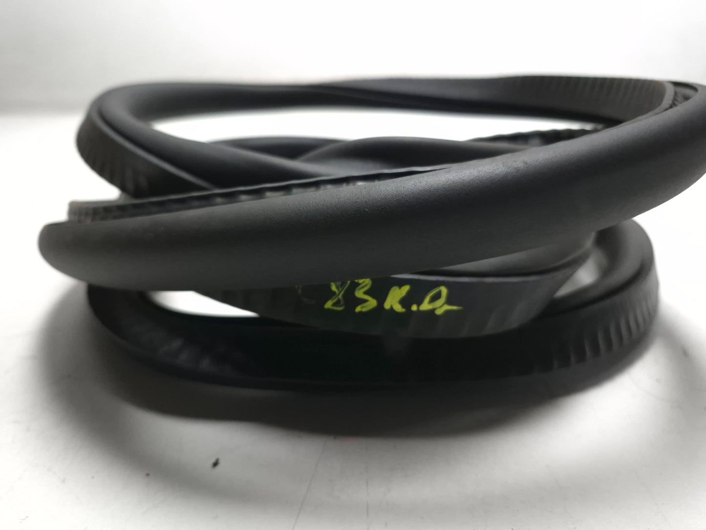 2011 BMW 750li Rear Door Weatherstrip Seal Left & Right 3 Pcs OEM