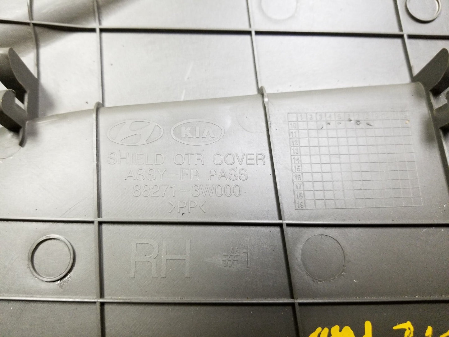 2011 - 2013 Kia Sportage Front Seat Side Trim Cover Passenger Side Right OEM