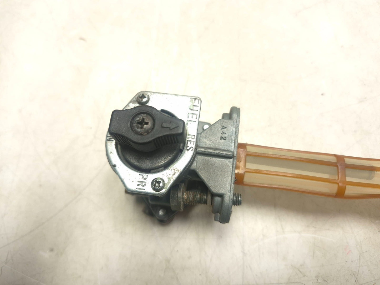 2004 Kawasaki Vulcan 800 Vn800 Fuel Tap Petcock Valve OEM