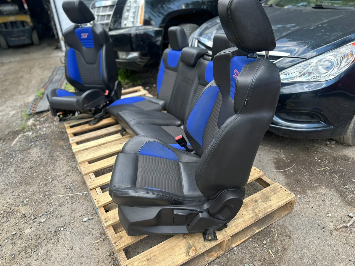 2013 Ford Focus St Seat Front & Rear Recaro OEM