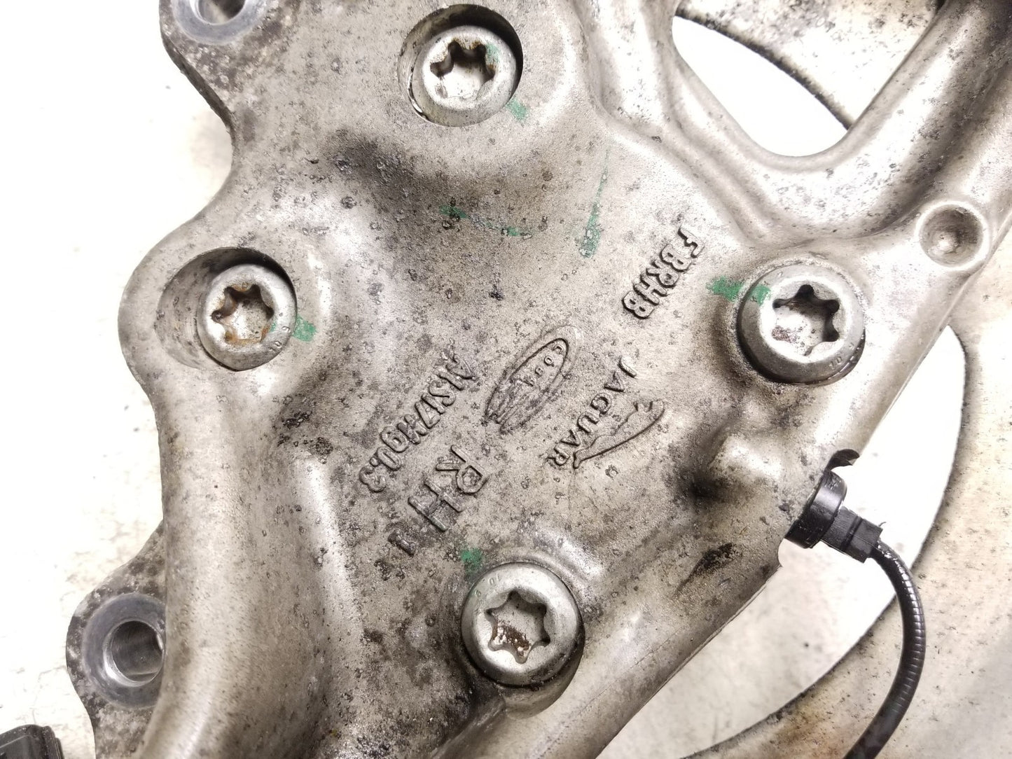 17 Jaguar Xe Front Right Spindle Knuckle OEM Gx73-3k185-a