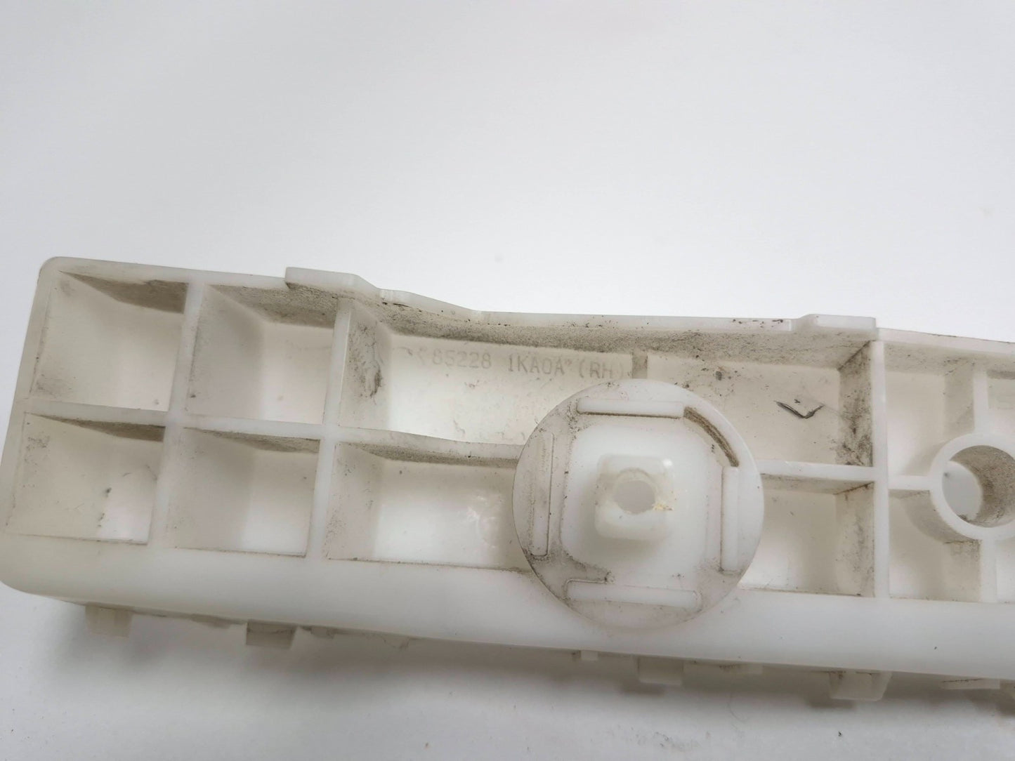 2011 Nissan Juke Rear Bumper Bracket Support Left & Right OEM