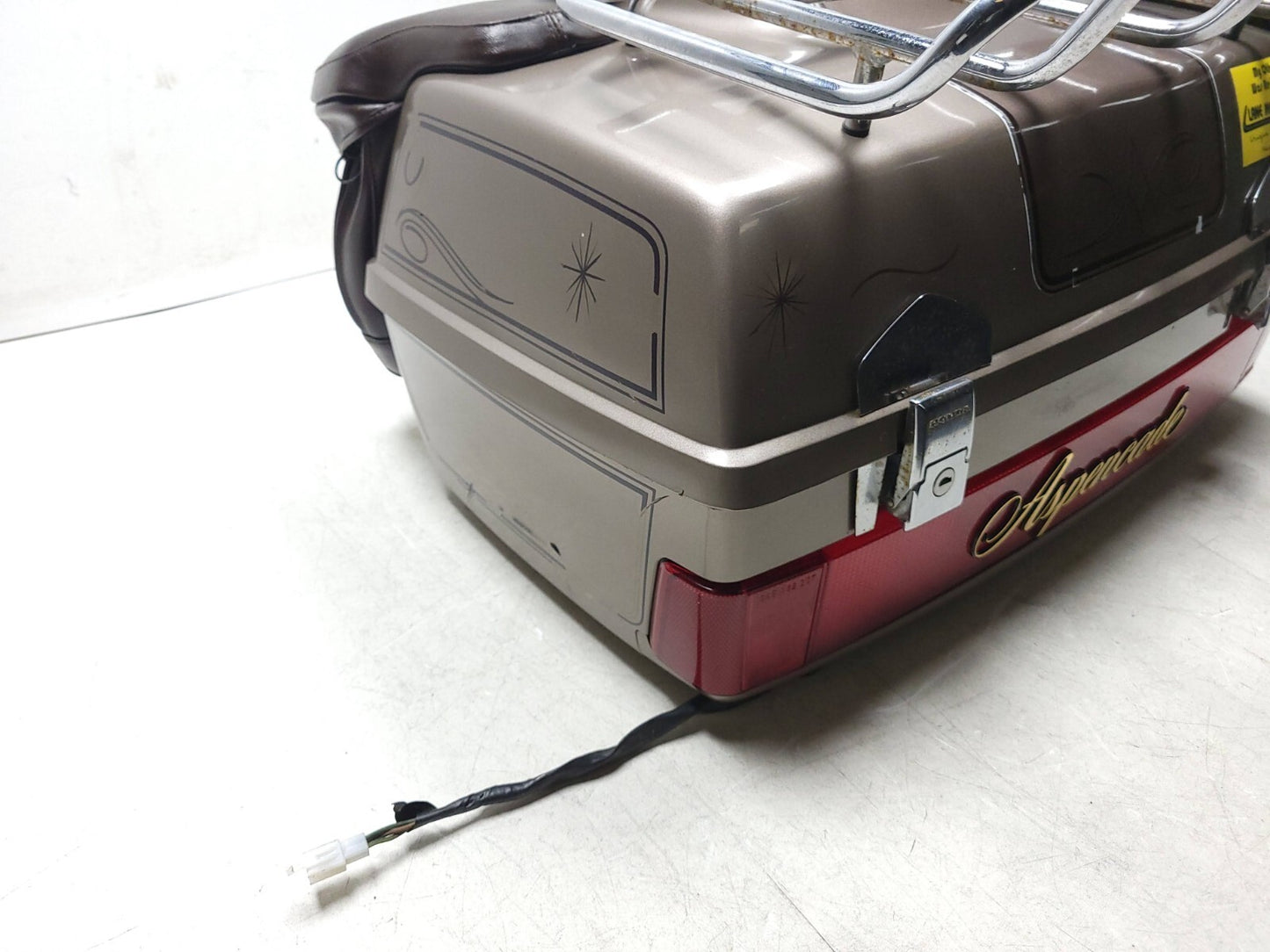 1984 - 1987 Honda Gl1200 Goldwing Rear Seat Back W/ Luggage Case OEM