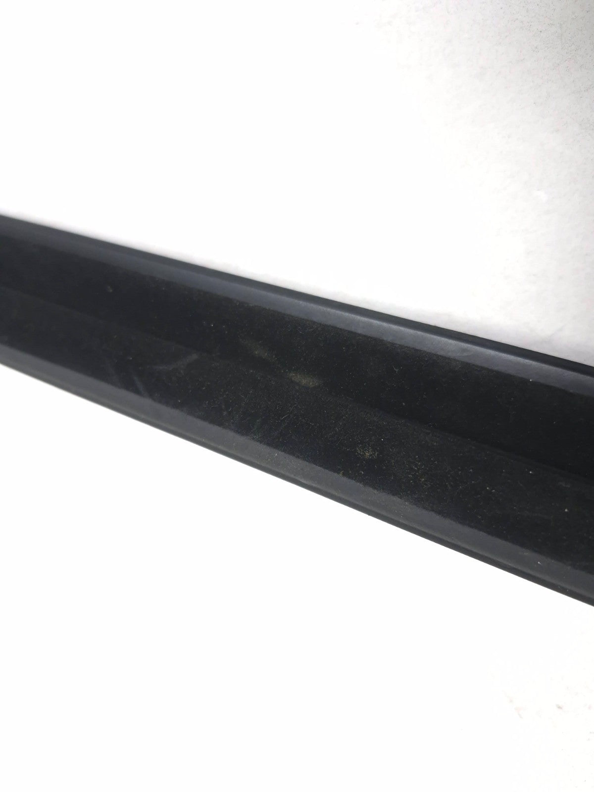 2011 Volkswagen Tiguan Front Door Weatherstrip Seal Passenger Side Rh 4pcs OEM