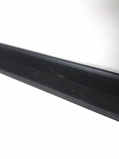 2011 Volkswagen Tiguan Front Door Weatherstrip Seal Passenger Side Rh 4pcs OEM