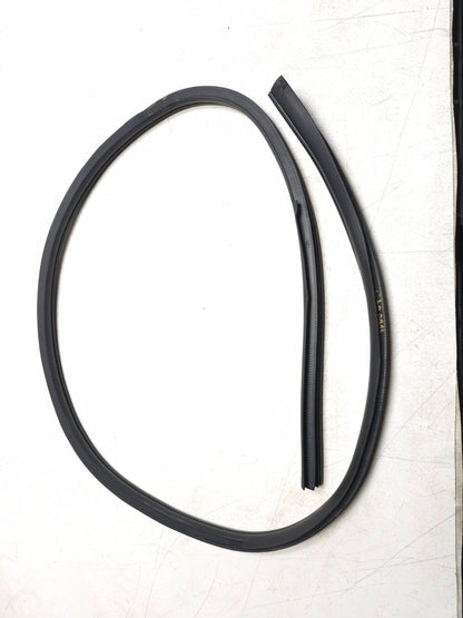 2013 Hyundai Genesis Door Weatherstrip Front Passenger Side Right OEM